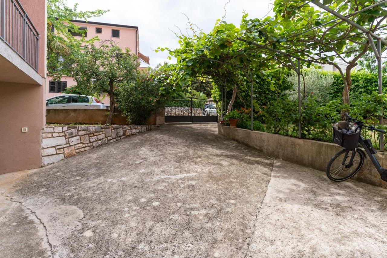 Apartment Milka Rovinj Exterior photo